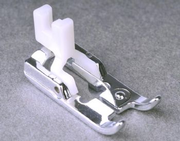 FOOT FOR HOUSEHOLD SEWING MACHINE